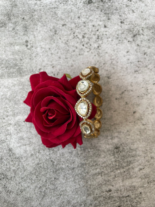 Gold Finish Kundan Single Bangle