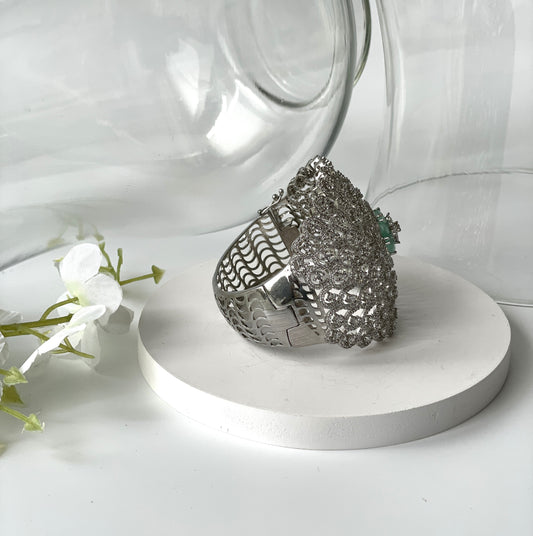 Chunky Zircon Openable Bracelet