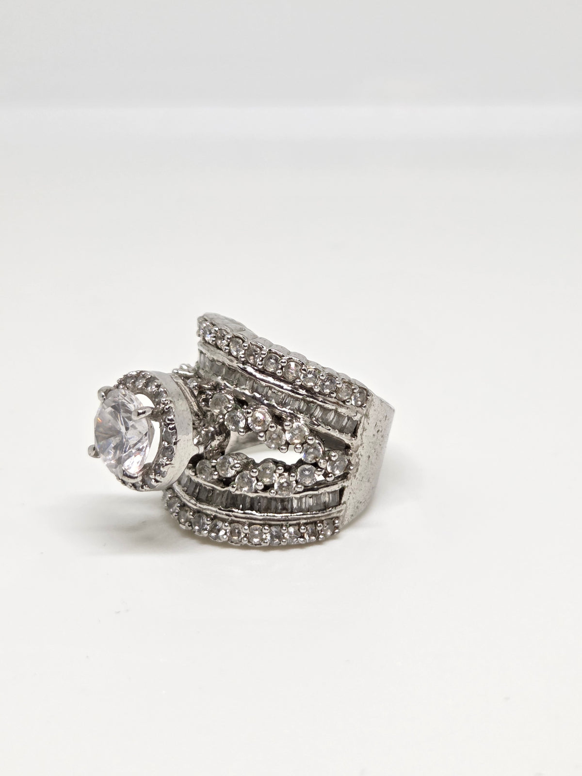 White Finish Zircon Chunky Ring