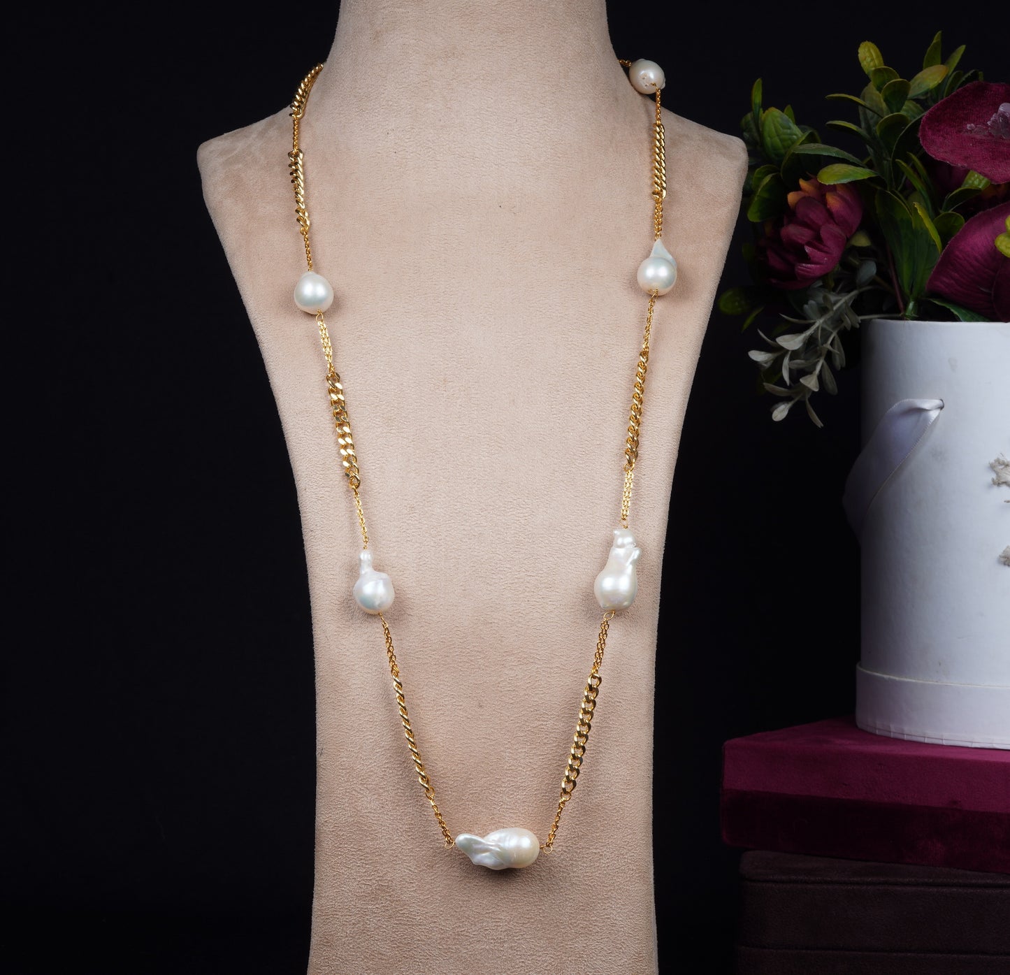 Contemporary Chain Pearl Necklace
