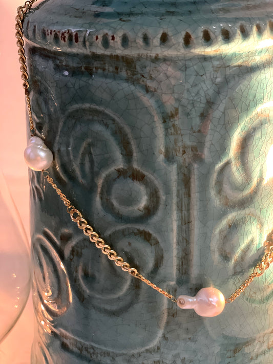 Contemporary Chain Pearl Necklace