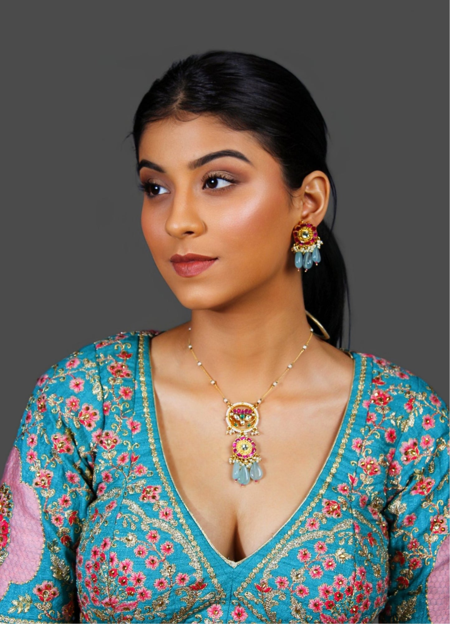 Gold Finish Minimalistic Kundan Necklace with Pastel Beads