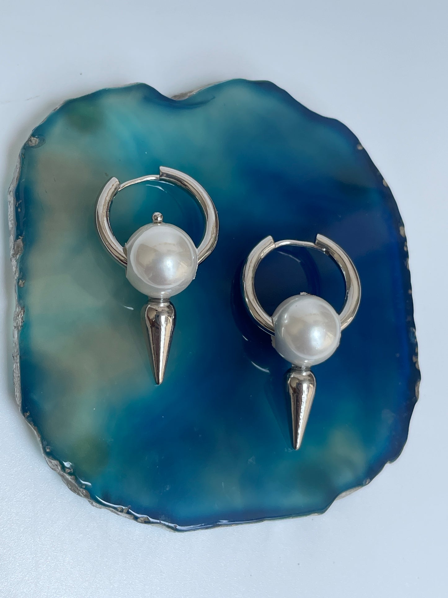 Edgy Pearl Hoops