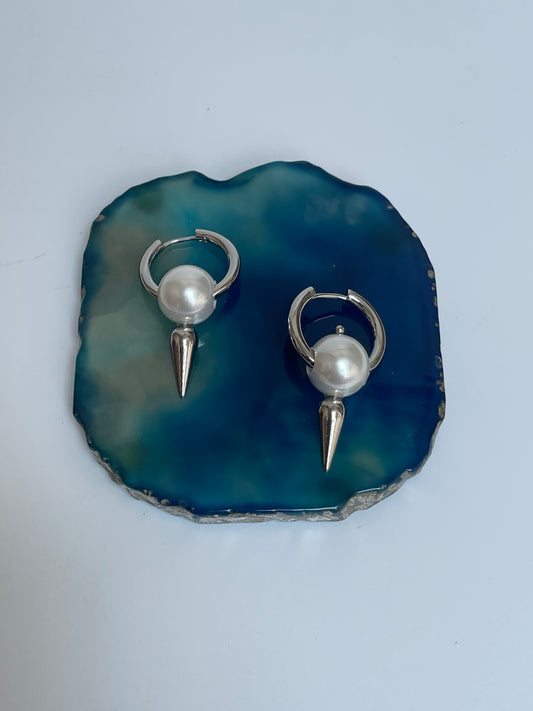 Edgy Pearl Hoops