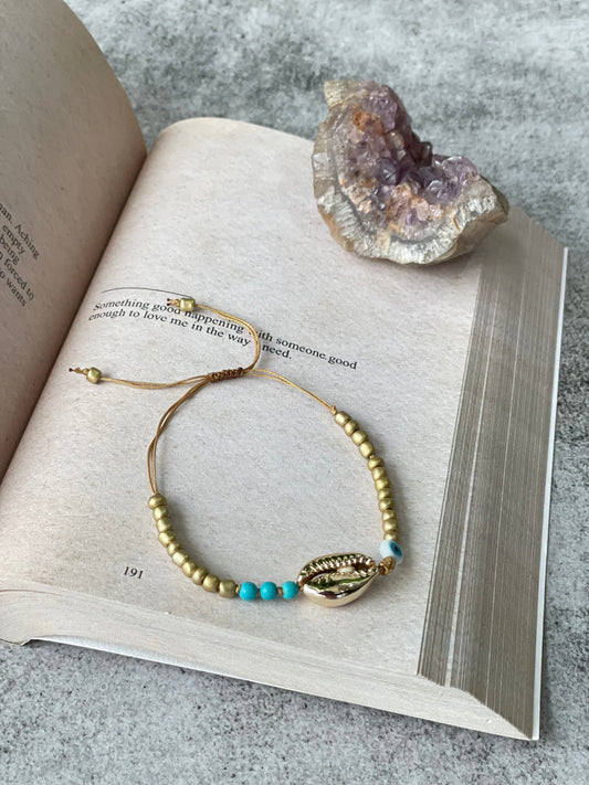 Sea Shell Thread and Beaded Bracelet