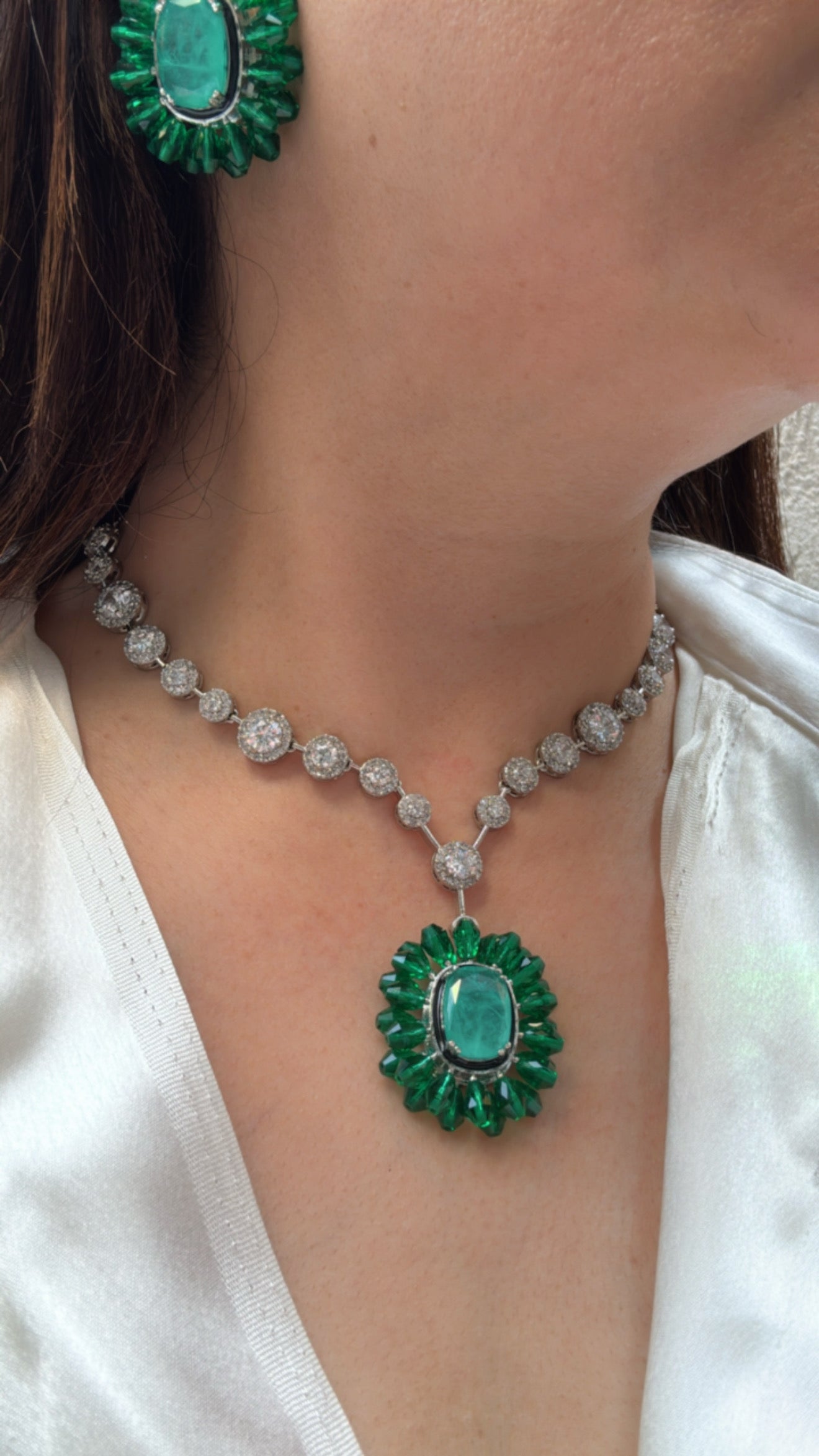 Green Crystal Necklace Set with Zircon Studded String