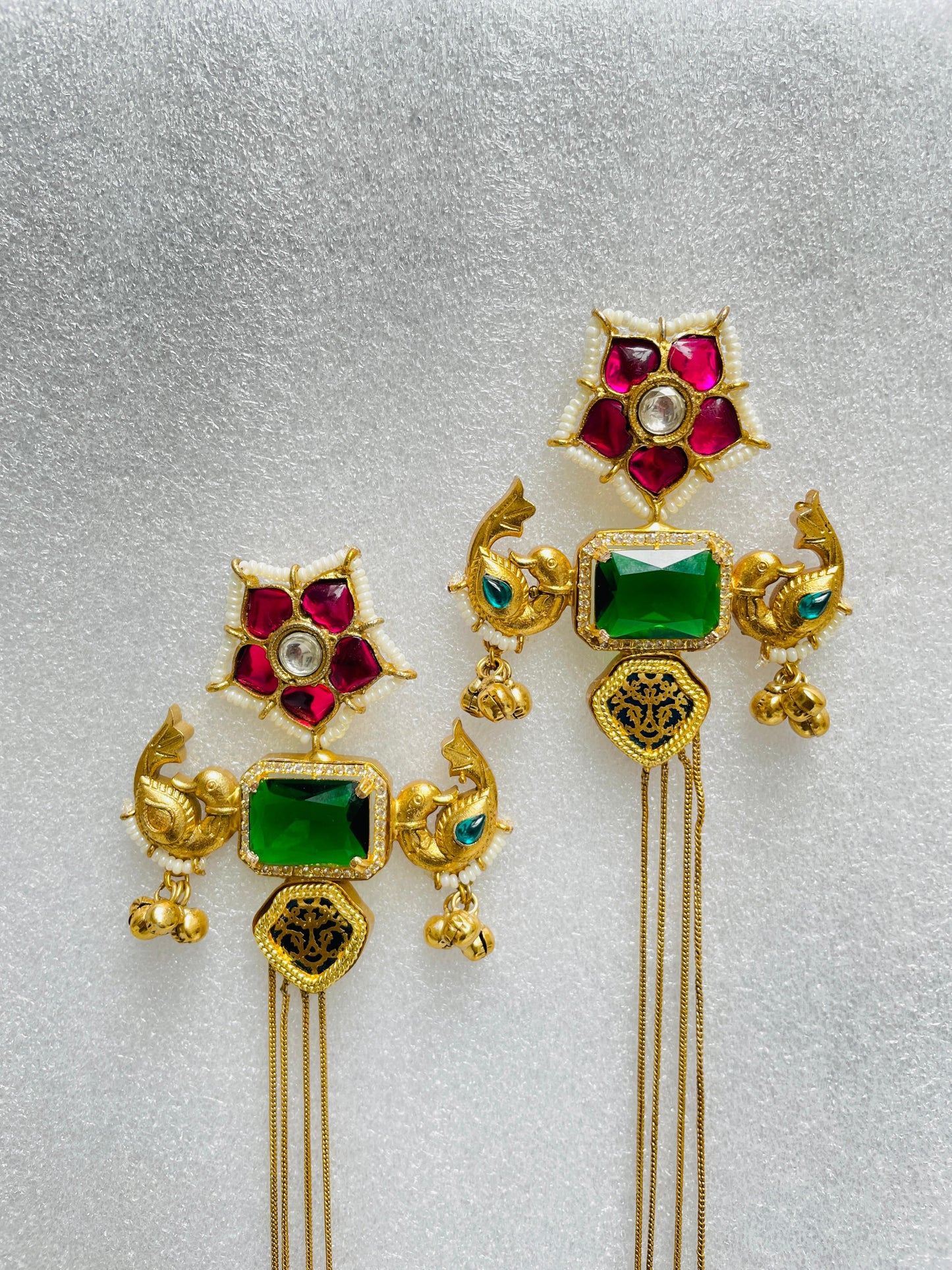 Parrot Motif Shoulder Duster Earrings in Green