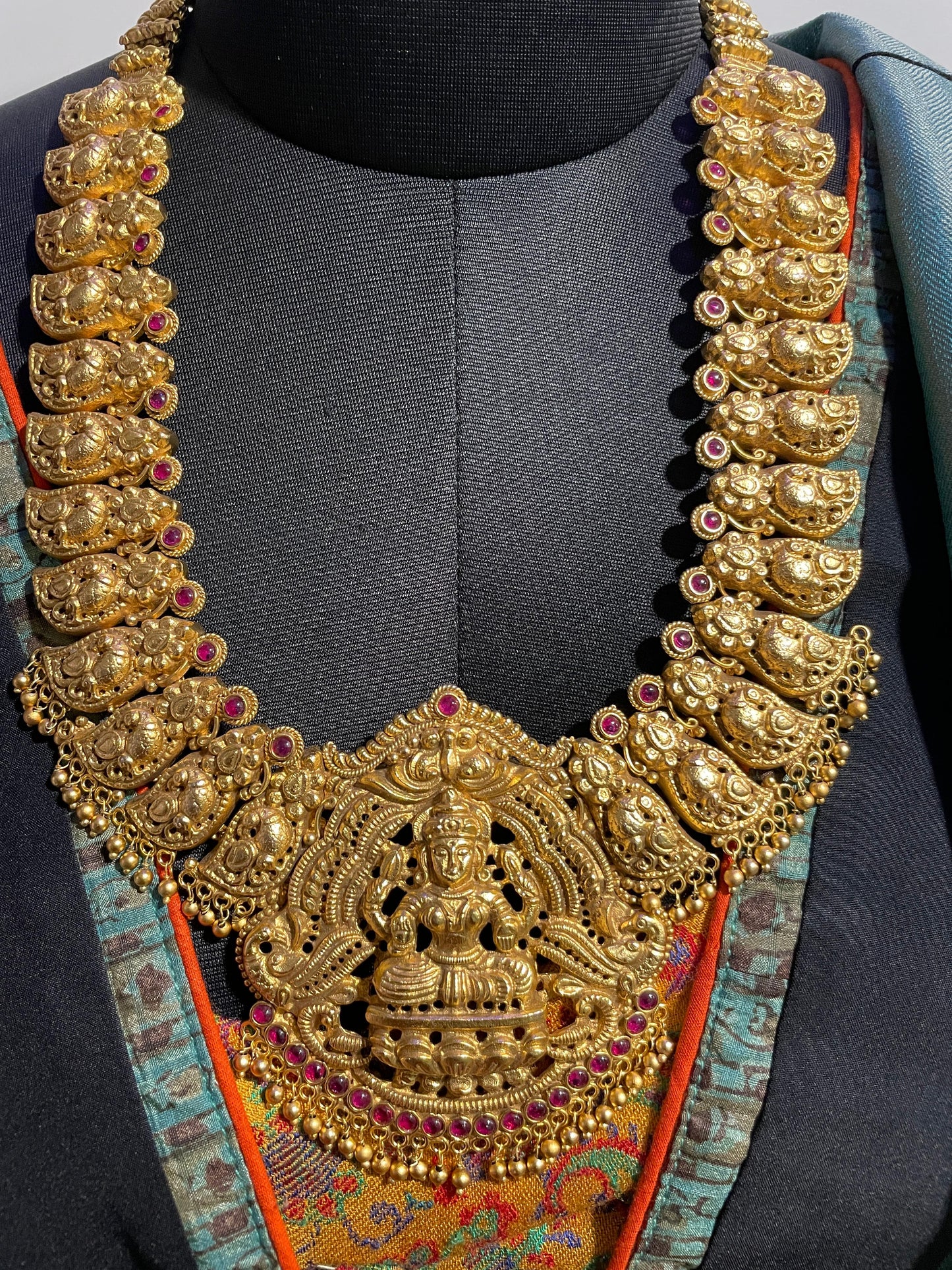 Temple Motif Necklace Set