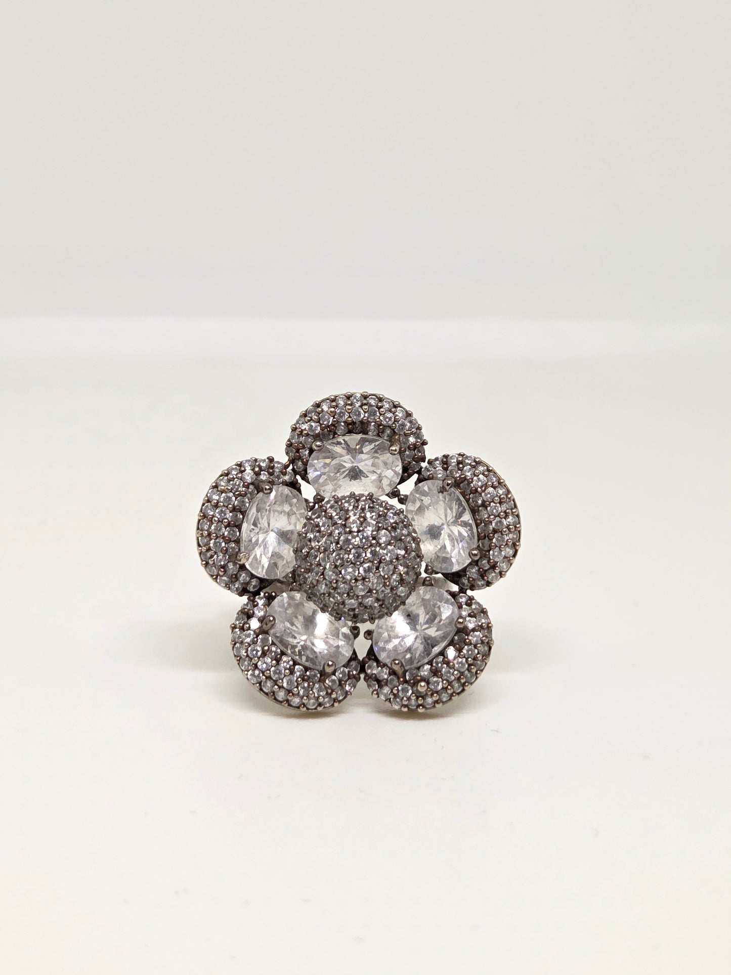 Zircon Embellished Flower Ring