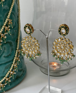 Uncut Ahemdabadi Kundan Set With Pearls And Tumblers
