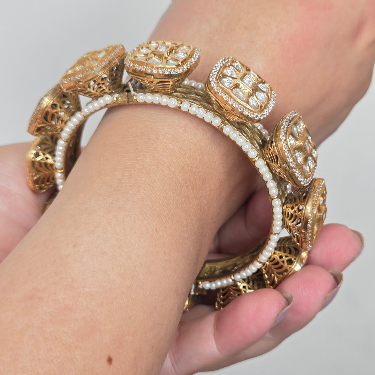 Jaal Kundan Kada Bangles