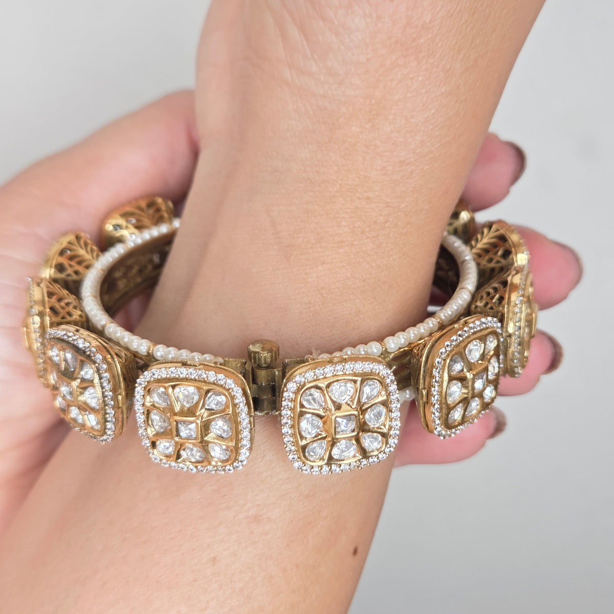 Jaal Kundan Kada Bangles
