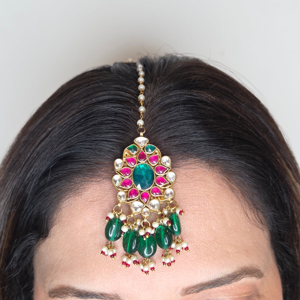 Ethnic Pacchi Kundan Stone Studded Necklace Set with Maang Tikka