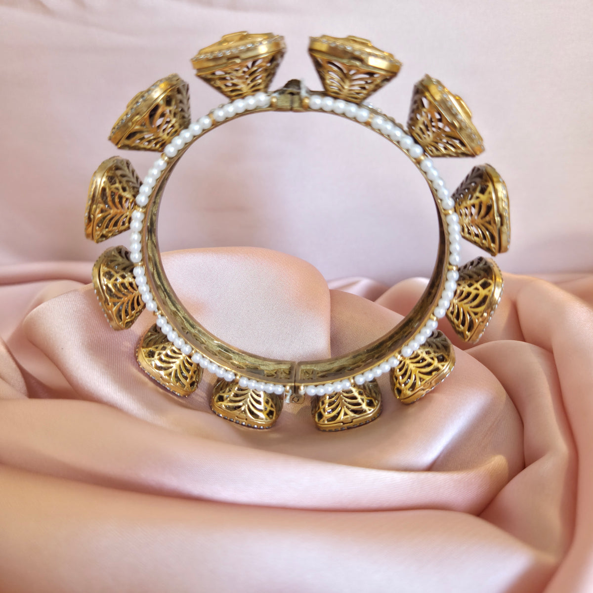 Jaal Kundan Kada Bangles