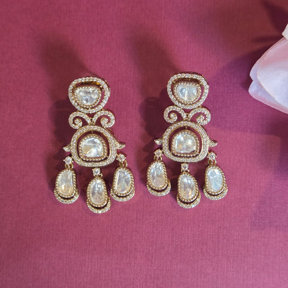Traditional Kundan/Uncut Polki Necklace Set with Matching Earrings