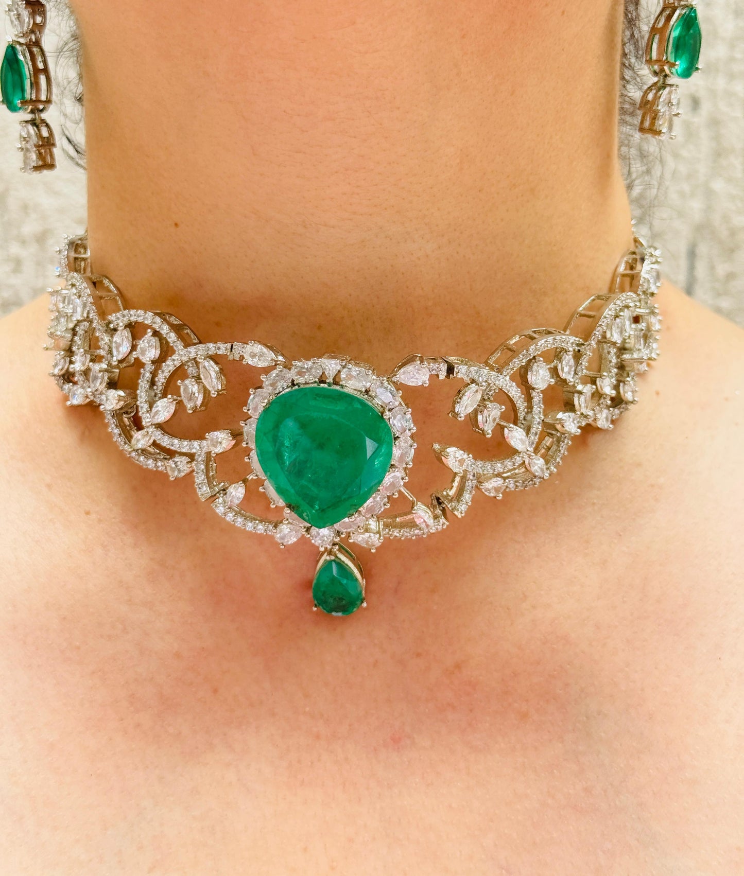 Zircon Choker Set With Green Centre Motif and Chain Closure