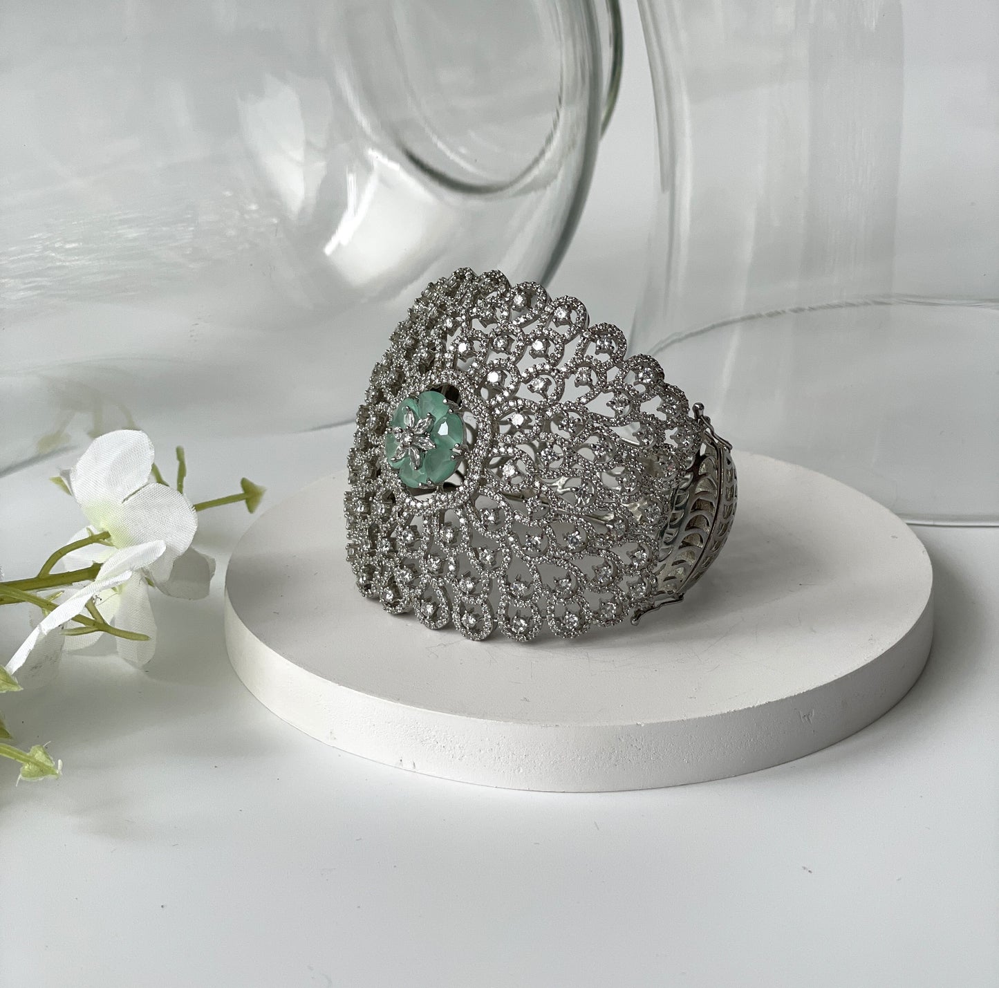 Chunky Zircon Openable Bracelet