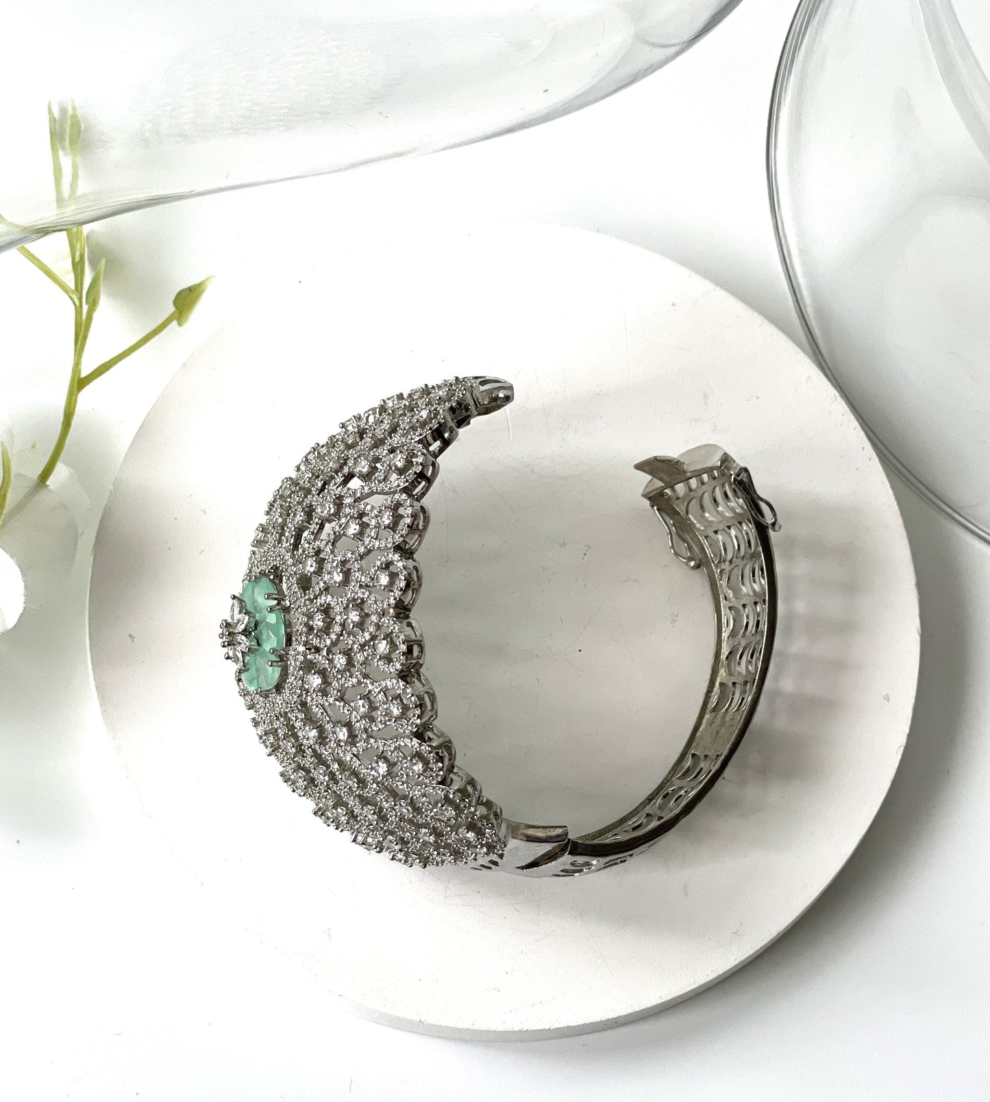 Chunky Zircon Openable Bracelet