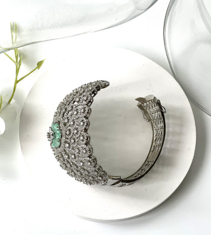 Chunky Zircon Openable Bracelet