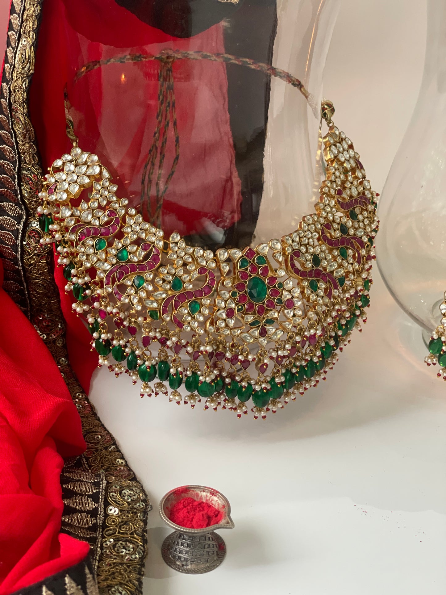 Ethnic Pacchi Kundan Stone Studded Necklace Set with Maang Tikka