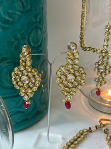 Kundan Complete Bridal Set with Long Necklace, Choker, Mathapatti and Hathphool