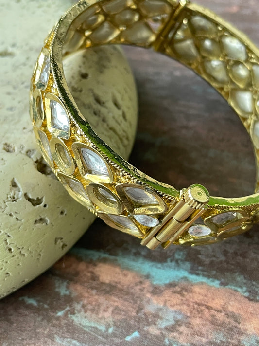 Gold Finish Kundan Openable Bangle