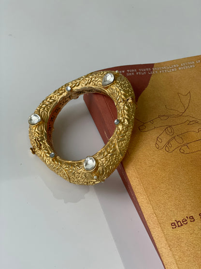 Carved Bangle with Studded Kundan Bits