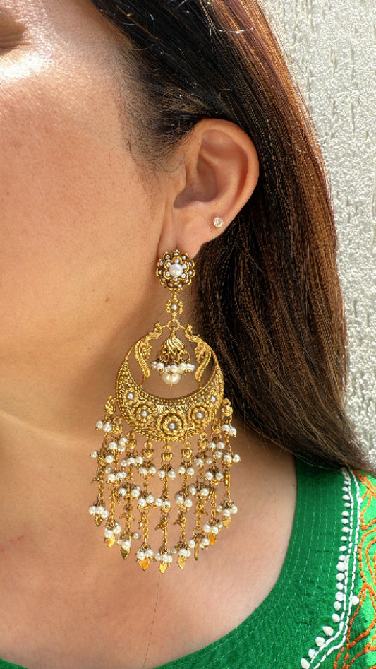 Antique Gold Intricate Work Chaandbaalis