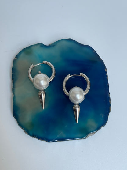 Edgy Pearl Hoops