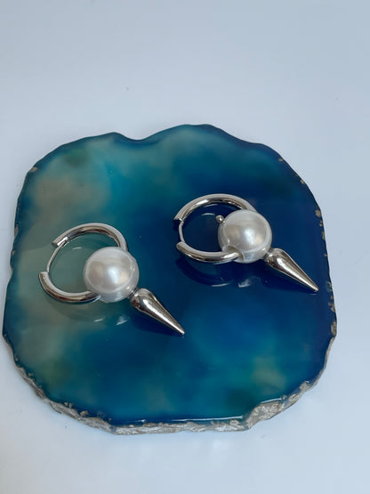 Edgy Pearl Hoops