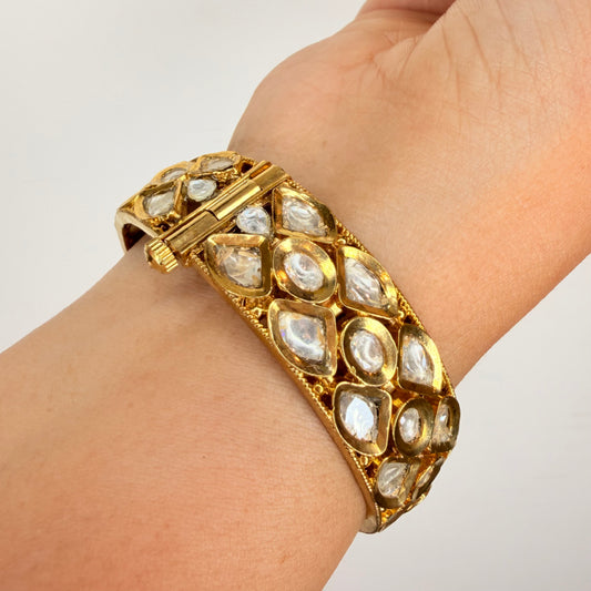 Gold Finish Kundan Openable Bangle