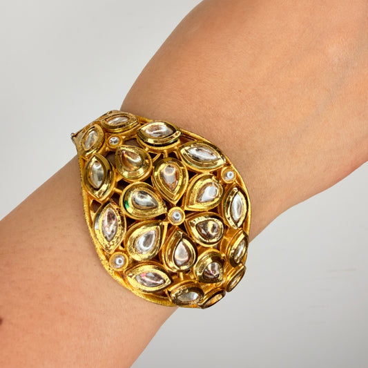 Gold Finish Kundan Broad Bangle ( Single )