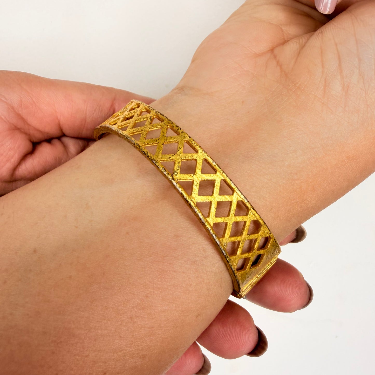 Red Stone Studded Single Bangle Bracelet