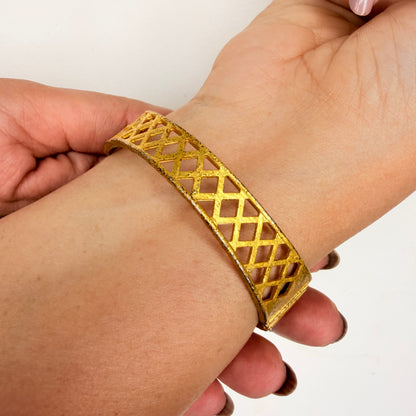 Red Stone Studded Single Bangle Bracelet