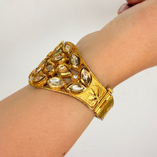 Gold Finish Kundan Broad Bangle ( Single )
