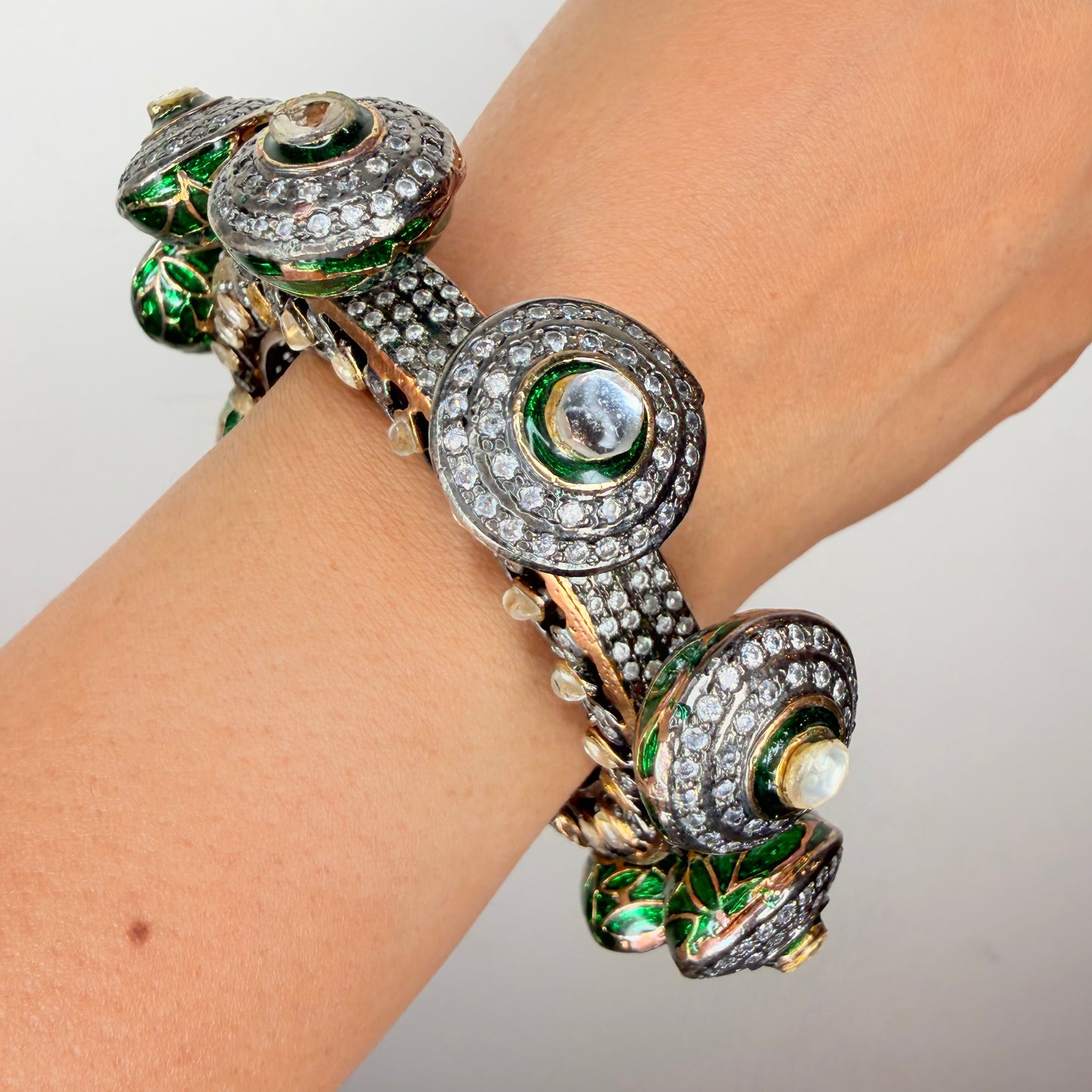 Kundan Single Kada Bangle with Green Enamel