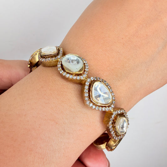Gold Finish Kundan Single Bangle