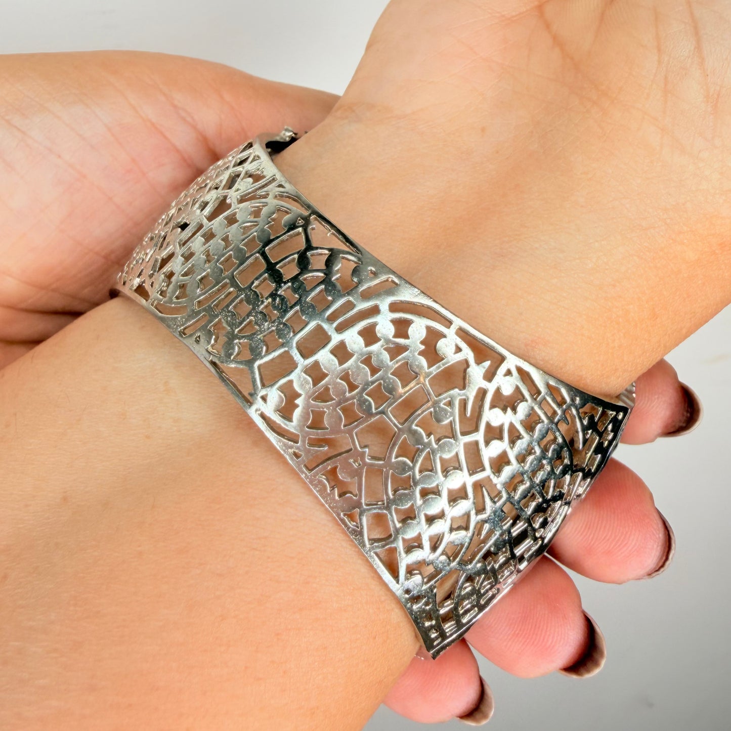 Chunky Zircon Openable Bracelet