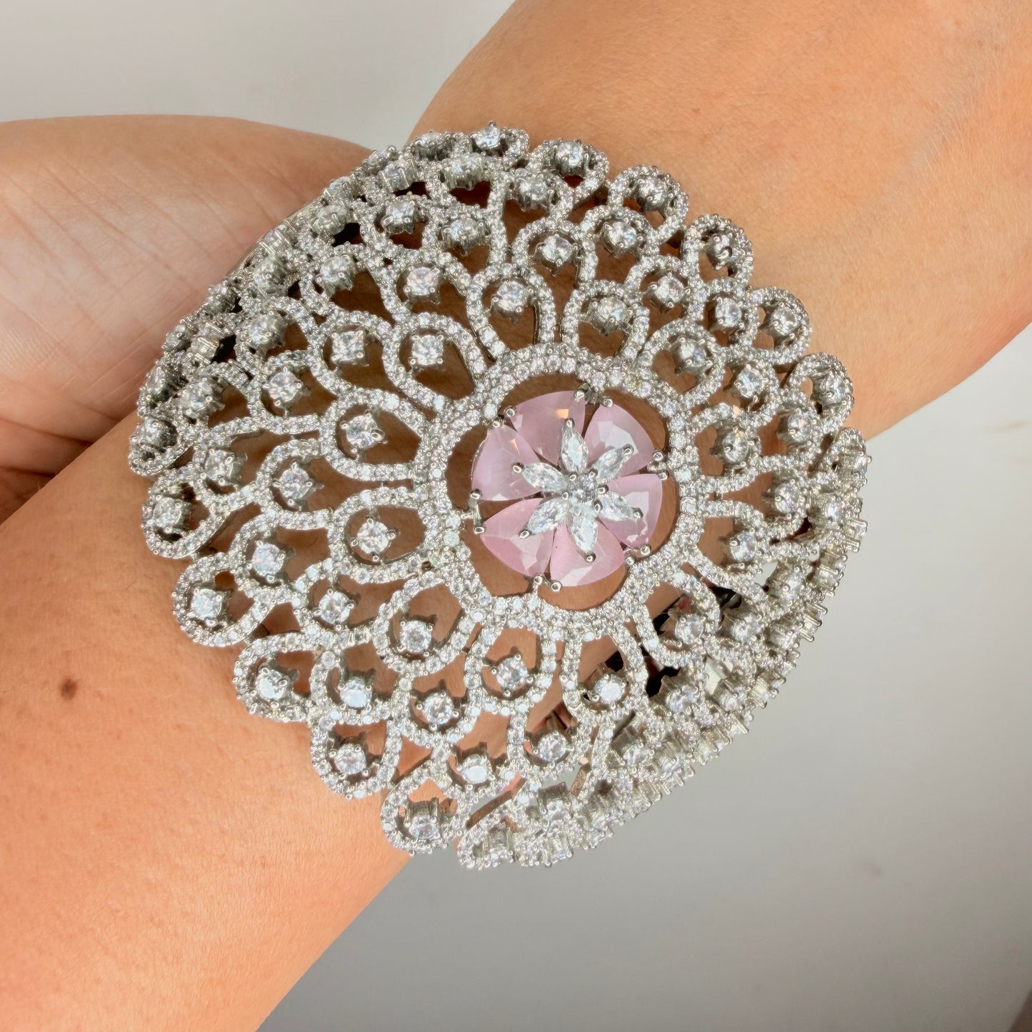 Chunky Zircon Openable Bracelet