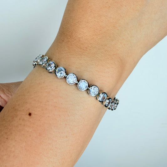 Semi precious stones bracelet in silver polish