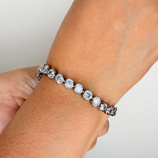 Semi precious stones bracelet in silver polish