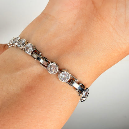 Semi precious stones bracelet in silver polish