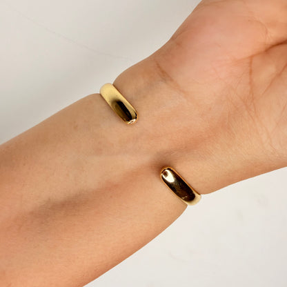 Gold Finish Single Stone Open Cuff Bracelet