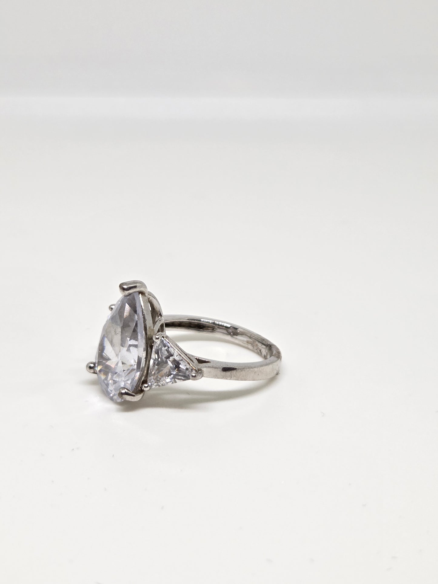 Pear Solitaire Side Stone Zircon Ring