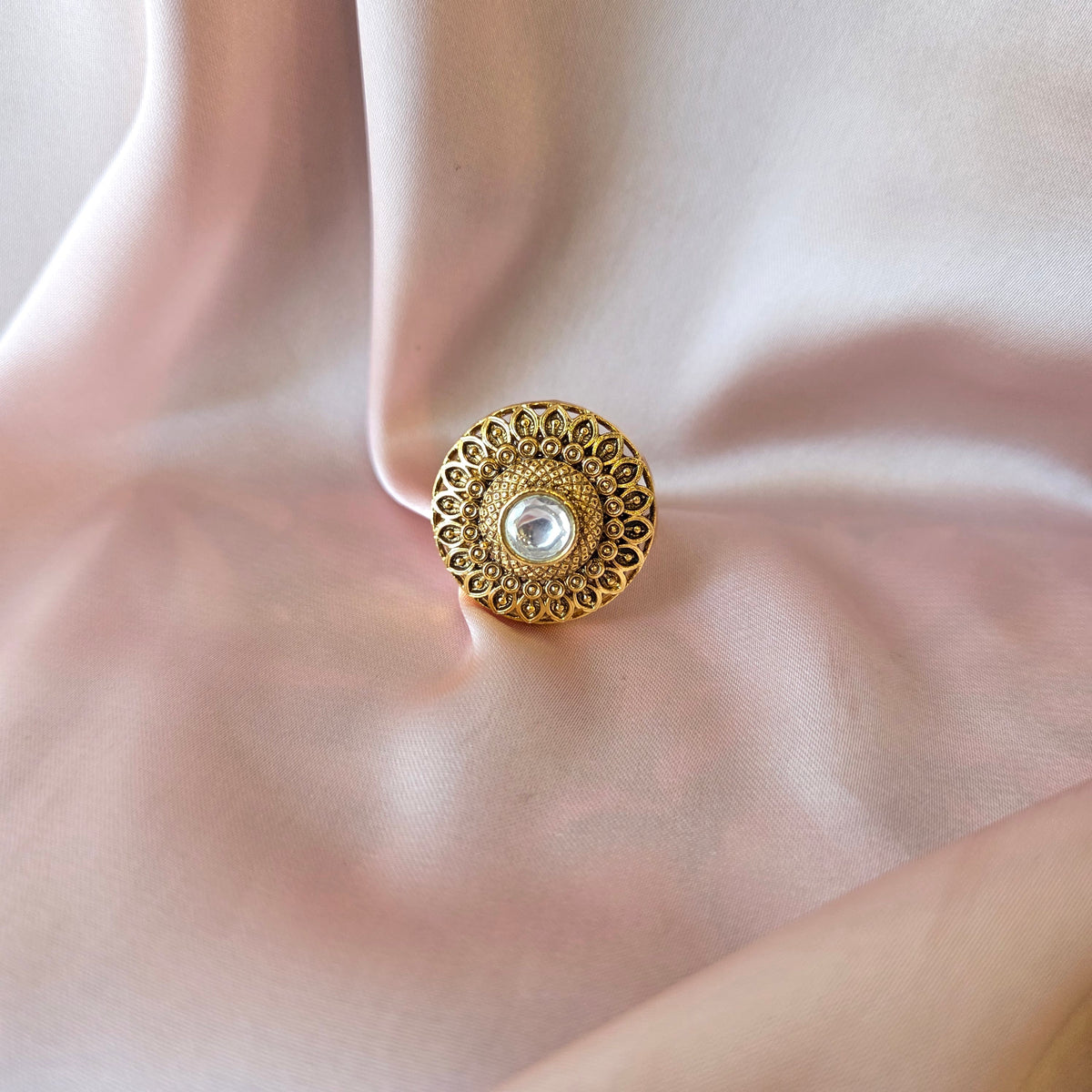 Gold Filigree Kundan Ring