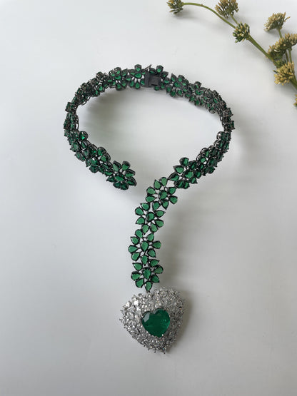 Regal Emerald Zircon Necklace Set with Heart Center Motif
