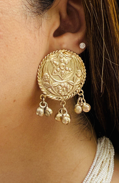 Temple Motif Traditional Necklace Set with Pearls