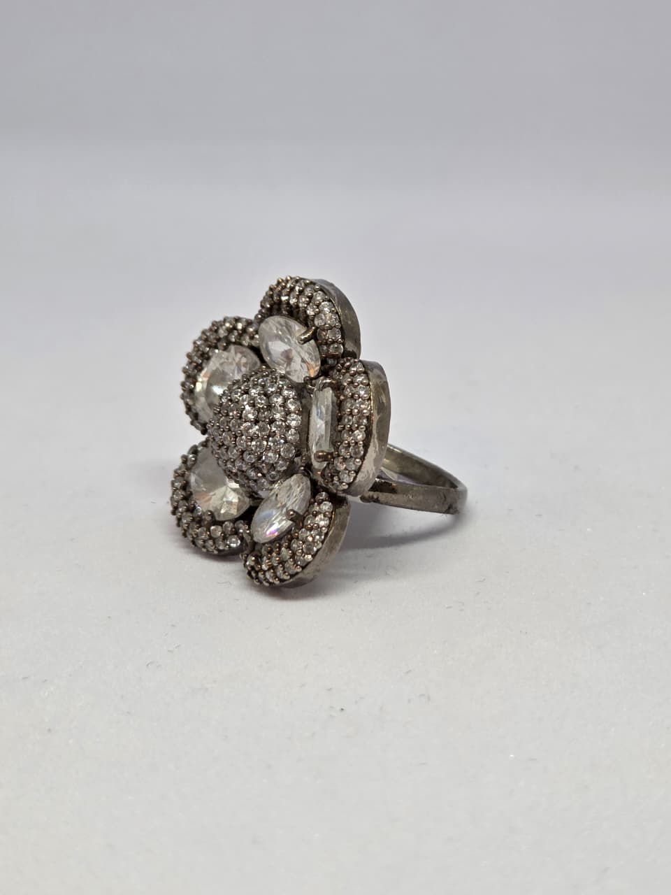 Zircon Embellished Flower Ring