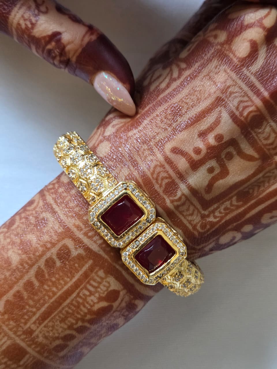 Black Finish Zircon Bracelet with Glass Rubies