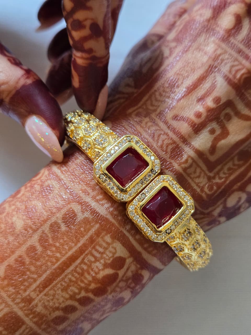 Black Finish Zircon Bracelet with Glass Rubies